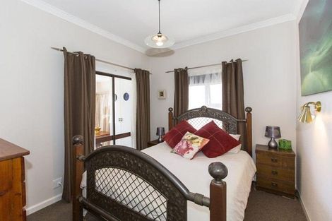 Photo of property in 255 Marine Parade, Eastbourne, Lower Hutt, 5013