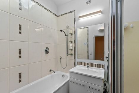 Photo of property in 29 Lyndhurst Road, Te Atatu South, Auckland, 0610