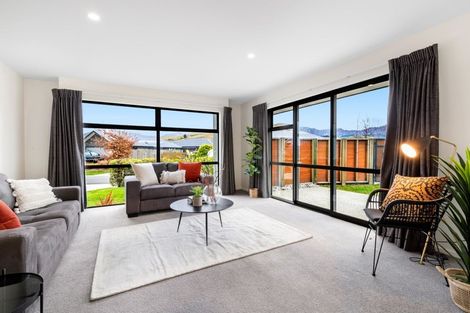 Photo of property in 4 Cone Peak Close, Lake Hayes, Queenstown, 9304