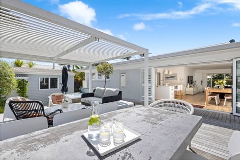 Photo of property in 19 Harbour View Road, Point Wells, Warkworth, 0986