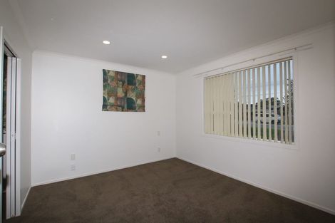 Photo of property in 306 Sunset Road, Windsor Park, Auckland, 0632