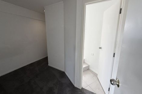 Photo of property in 1/166 East Coast Road, Forrest Hill, Auckland, 0620