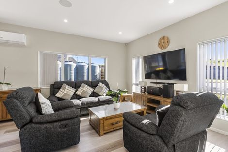 Photo of property in 24 Holcroft Street, Papakura, 2110