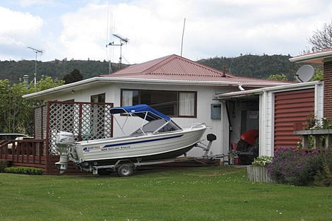 Photo of property in 66b Wharetoroa Drive, Rotoiti Forest, Rotorua, 3074
