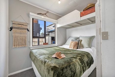 Photo of property in 52 Fifth Avenue, Urenui, 4377