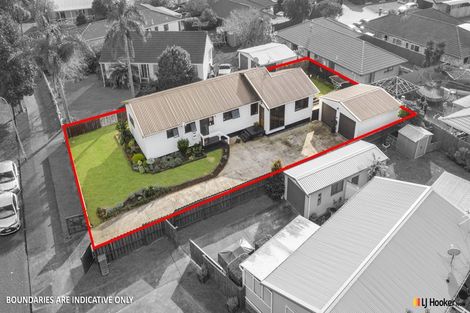 Photo of property in 5 Hadley Wood Drive, Wattle Downs, Auckland, 2103