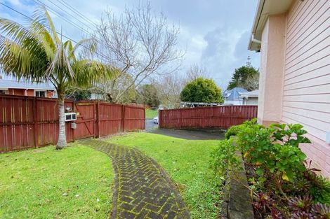 Photo of property in 4 Alma Street, Te Atatu South, Auckland, 0610