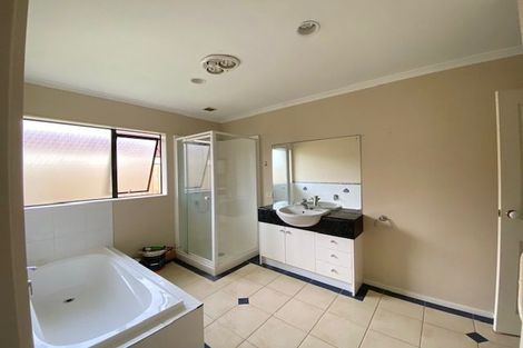 Photo of property in 31 Armoy Drive, East Tamaki, Auckland, 2016