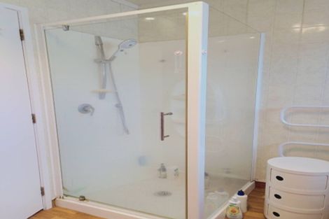 Photo of property in 1/166 Fisher Parade, Farm Cove, Auckland, 2012