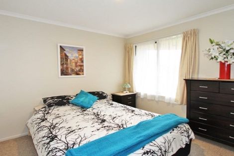 Photo of property in 1 Berkshire Terrace, Massey, Auckland, 0614