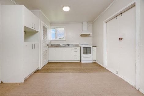 Photo of property in 38 Sutton Crescent, Papakura, 2110
