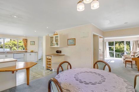 Photo of property in 25 Larsen Crescent, Tawa, Wellington, 5028