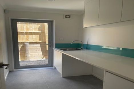 Photo of property in 30b Sorrel Crescent, Bucklands Beach, Auckland, 2012