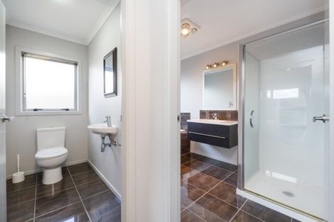 Photo of property in 8 Lorenzo Place, Kelvin Grove, Palmerston North, 4414