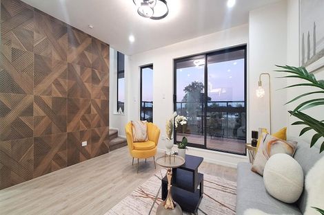 Photo of property in 21e Laura Street, Kelston, Auckland, 0602