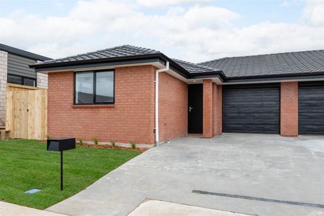 Photo of property in 31 Waruhia Crescent, Rototuna North, 3281