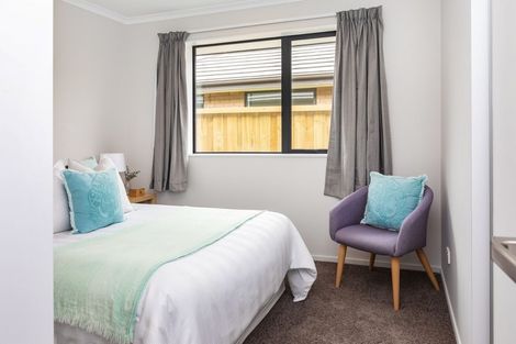 Photo of property in 7 Fairbairn Close, Halswell, Christchurch, 8025