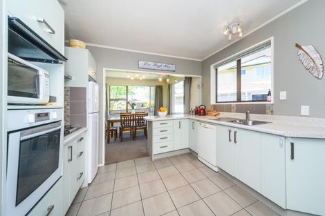 Photo of property in 2 Cecil Place, Cloverlea, Palmerston North, 4412