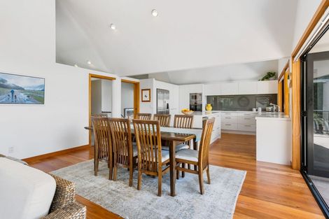 Photo of property in 6 Vista Paku, Pauanui, Hikuai, 3579