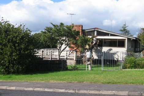 Photo of property in 67 Totara Road, Te Atatu Peninsula, Auckland, 0610