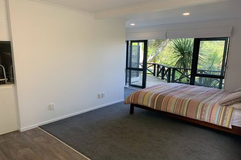 Photo of property in 1/2 Parr Terrace, Castor Bay, Auckland, 0620