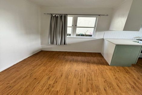 Photo of property in 16 Thompson Terrace, Manurewa, Auckland, 2102