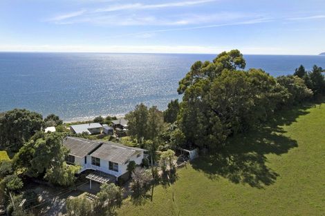 Photo of property in 9 Bydder Terrace, Patons Rock, Takaka, 7182