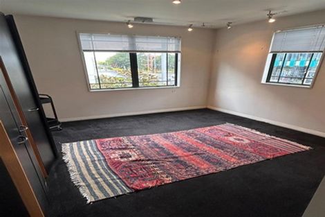 Photo of property in Regent Courts, 2/75 Gloucester Street, Christchurch Central, Christchurch, 8013