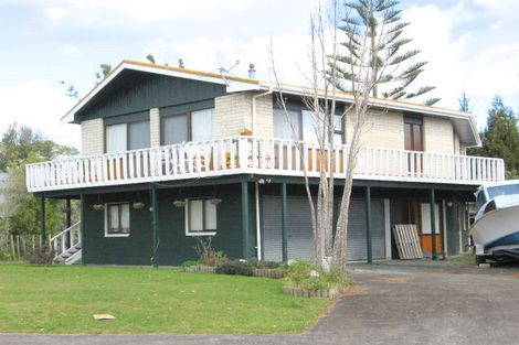 Photo of property in 12 Robinson Road, Whitianga, 3510