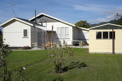 Photo of property in 14 Mary Street, Waimate, 7924