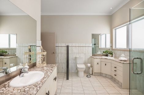 Photo of property in 2 Molloy Rise, Pyes Pa, Tauranga, 3112