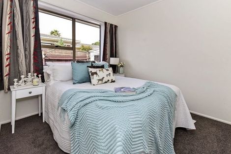 Photo of property in 1/3 Rapallo Place, Farm Cove, Auckland, 2012