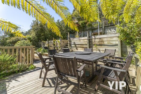 Photo of property in 7 Wakely Road, Newlands, Wellington, 6037