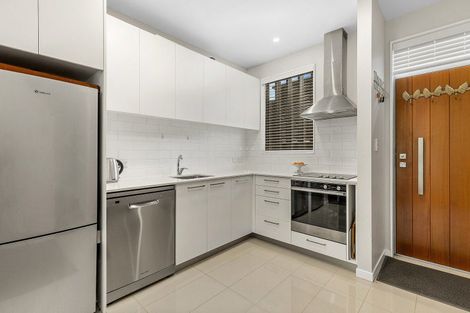 Photo of property in 2/24 Tamar Street, Island Bay, Wellington, 6023