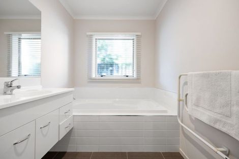 Photo of property in 13 Eastridge Terrace, Huntington, Hamilton, 3210