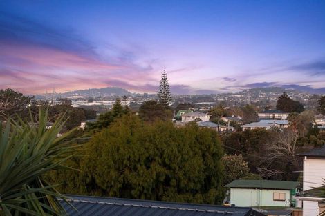 Photo of property in 1d Valron Road, Te Atatu South, Auckland, 0602