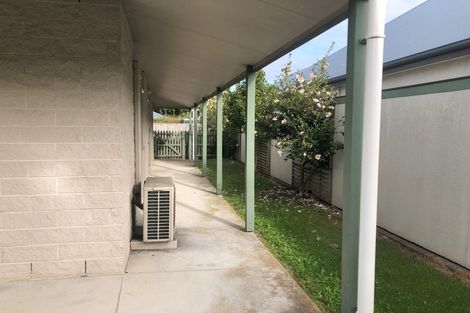 Photo of property in 4 Holly Court, Palmerston North, 4410