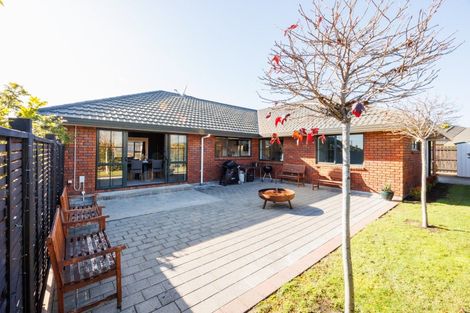 Photo of property in 2 Alpine Grove, Kelvin Grove, Palmerston North, 4414