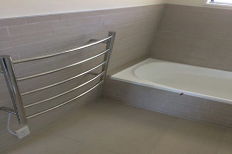 Photo of property in 1/7 Romulus Place, Totara Vale, Auckland, 0629