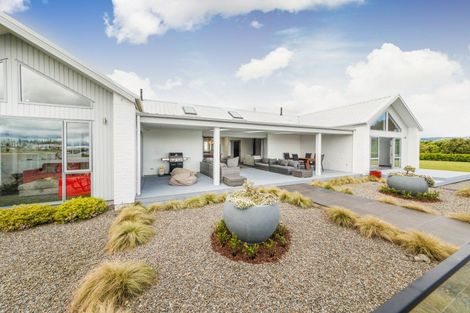 Photo of property in 12 Colquhoun Way, Kelvin Grove, Palmerston North, 4470