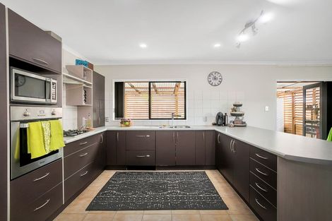 Photo of property in 10 Chieftain Rise, Goodwood Heights, Auckland, 2105