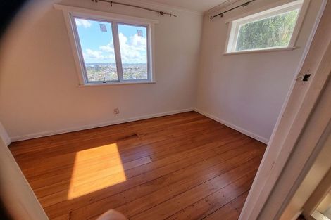 Photo of property in 602 East Coast Road, Pinehill, Auckland, 0630