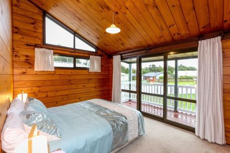 Photo of property in 15 Hickford Place, Okato, 4335