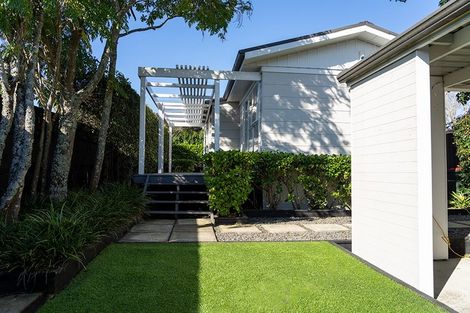 Photo of property in 11 Highbury Street, Avondale, Auckland, 1026