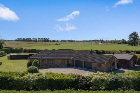 Photo of property in 38 Pohutukawa Drive, Levin, 5571