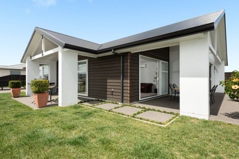 Photo of property in 62 Penetaka Heights, Pyes Pa, Tauranga, 3112