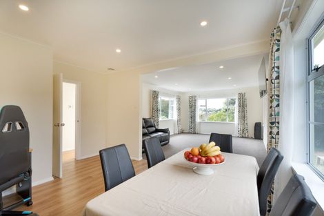 Photo of property in 37 Hampton Hill Road, Tawa, Wellington, 5028