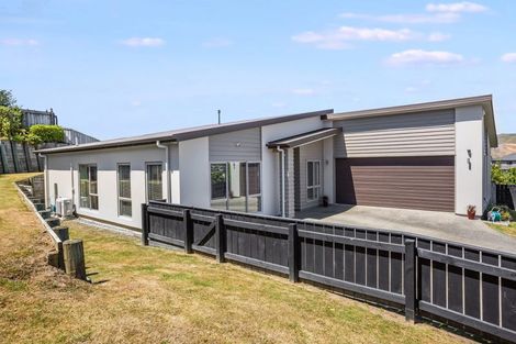Photo of property in 33 Kahurangi Heights, Aotea, Porirua, 5024