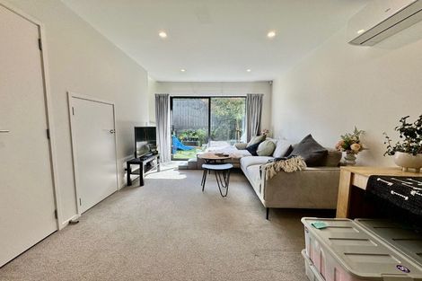 Photo of property in 5/8 Valron Road, Te Atatu South, Auckland, 0602