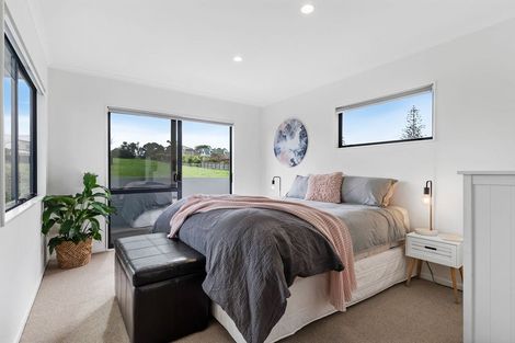 Photo of property in 8 Toomer Place, Beachlands, Auckland, 2018